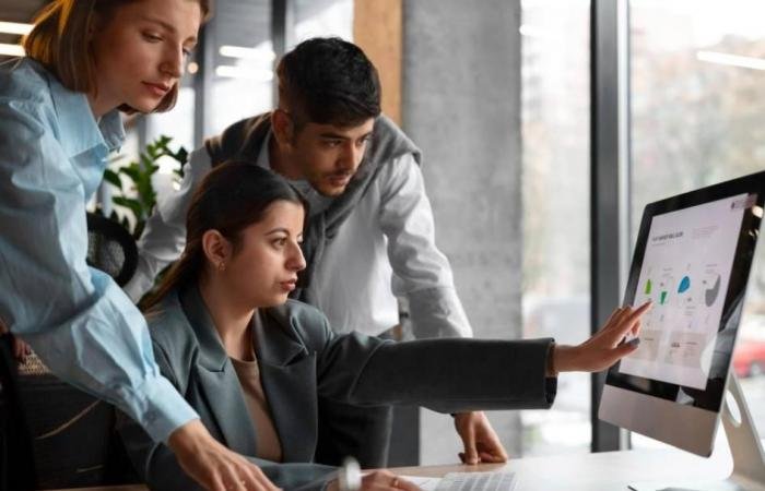 الإمارات تعزز الأمان الوظيفي واستمرارية الأعمال