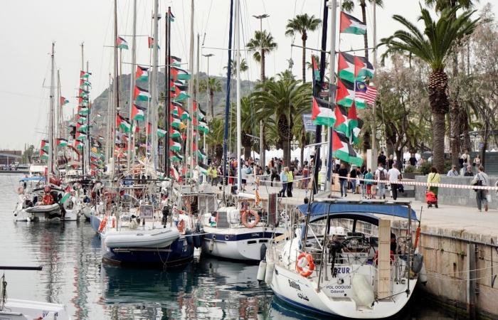 «أسطول الصمود العالمي» ينطلق من برشلونة لكسر حصار غزة | عيون الجزيرة