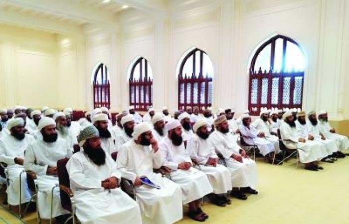 أخبار سلطنة عمان | 527 مشاركا في النسخة الثانية من مسابقة "حلل الكرامة" لحفظ القرآن الكريم | عيون الجزيرة الاخبارية عمان