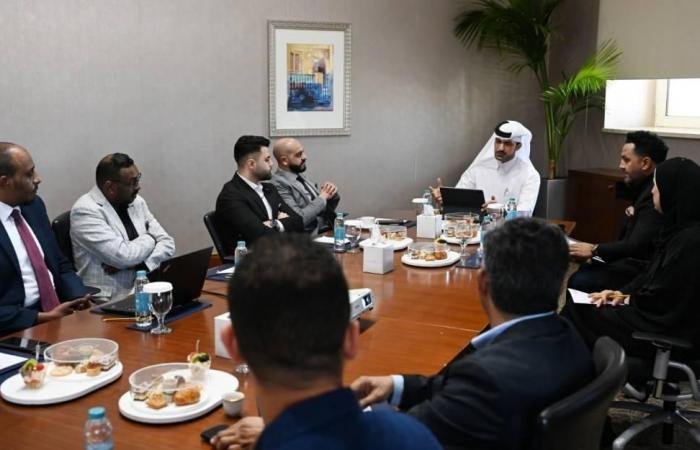 «غرفة الشارقة» تناقش مع مراكز التسوق آليات دعم «الصغيرة والمتوسطة»