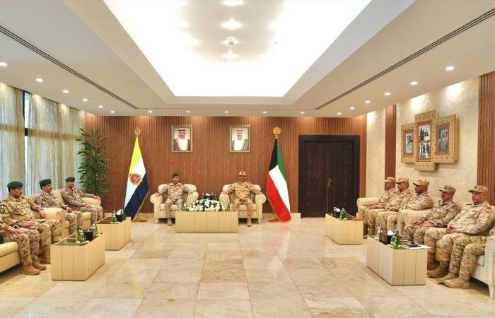 أخبار الكويت | رئيس الأركان يبحث مع قائدي «الخليجية الموحدة» و«درع الجزيرة».. التكامل ودعم العمل المشترك | عيون الجزيرة الكويت