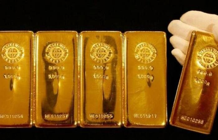 بنك يو.بي.بي يعيد شراء الذهب ويتوقع وصوله 6000 دولار