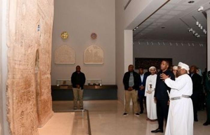 أخبار سلطنة عمان | رئيس جمهورية بوتسوانا يزور المتحف الوطني | عيون الجزيرة الاخبارية عمان