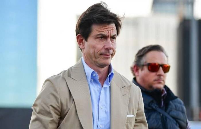 الرياضة الان | وولف يكشف كواليس صادمة: طردت هاميلتون وروزبرغ بعد حادث برشلونة | عيون الجزيرة الرياضي