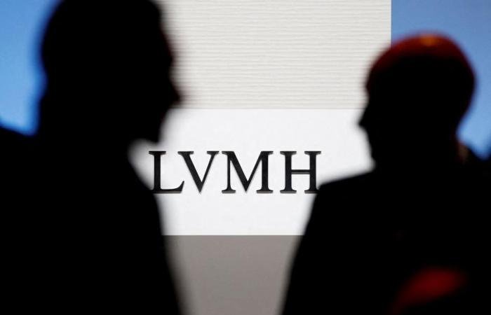 مبيعات عملاق السلع الفاخرة LVMH ترزح تحت وطأة الحرب