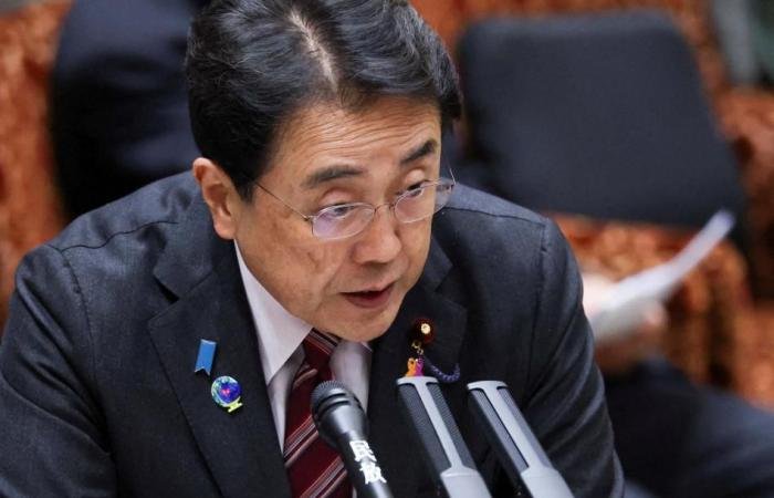 تاكايتشي توبّخ وزير الاقتصاد الياباني بعد تصريحات حول السياسة النقدية