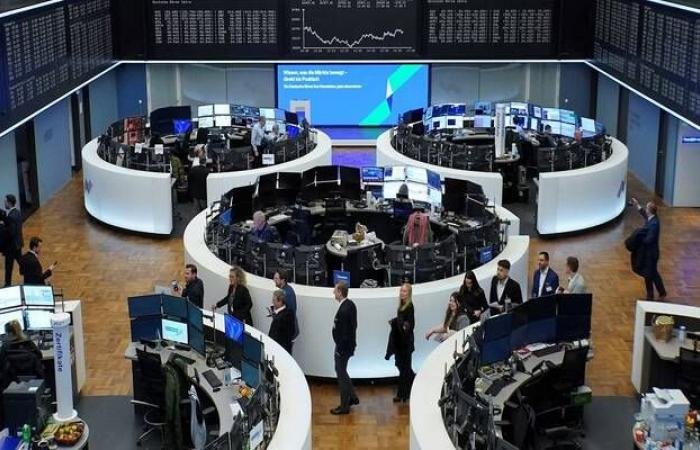 الأسهم الأوروبية ترتفع طفيفًا مع ترقب المساعي الأمريكية لإنهاء الحرب