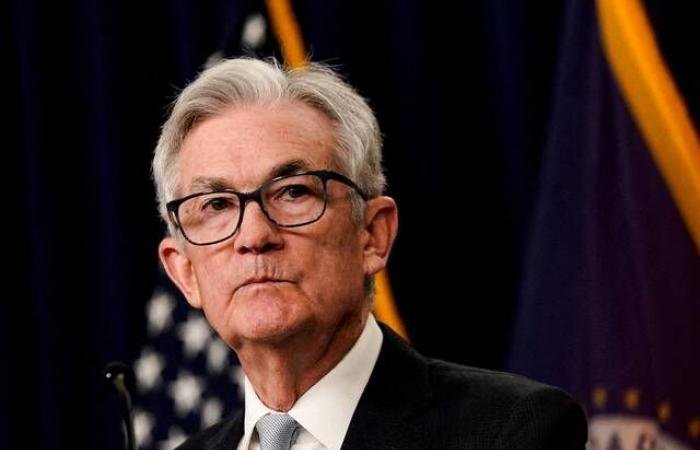 ترامب يهدد بإقالة باول إذا استمر بمنصبه بعد انتهاء ولايته