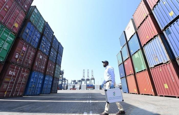 أخبار السعودية | اشتراطات محدثة لفسح المنتجات الغذائية والطبية في المعارض والمواسم | عيون الجزيرة السعودية الان