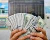 الدولار يتعافى مدفوعاً بتقلبات الأسهم والمعادن وترقب قرارات الفائدة الأوروبية