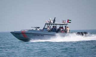 الحرس الوطني الإماراتي ينفذ مهمة إخلاء لـ24 شخصاً من ناقلة نفط | عيون الجزيرة