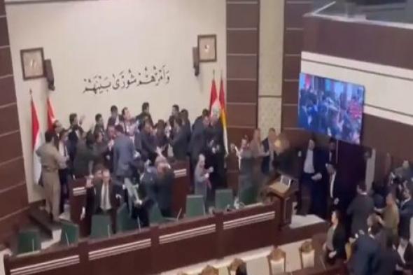 العراق الان | صراخ ولكمات بين نواب عراقيين داخل البرلمان .. بالفيديو | عيون الجزيرة العراق